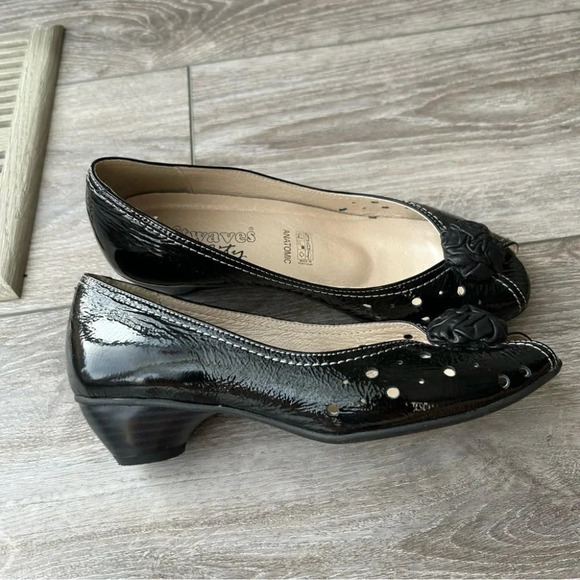 Softwaves Patent Leather Peep Toe Kitten Heel Shoes - Picture 4 of 14